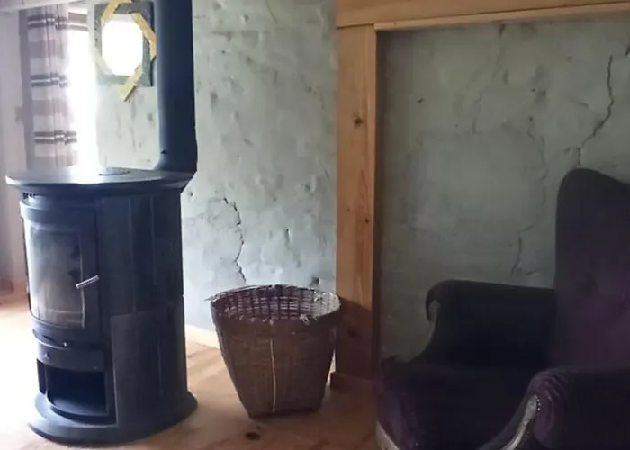 Korentil . Cosy House With Private Garden