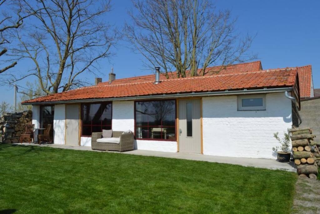 Korentil . Cosy House With Private Garden Holiday home *