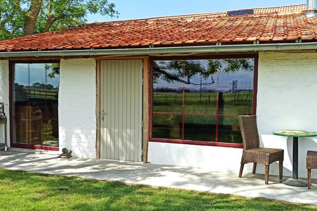 Korentil . Cosy House With Private Garden De Haan
