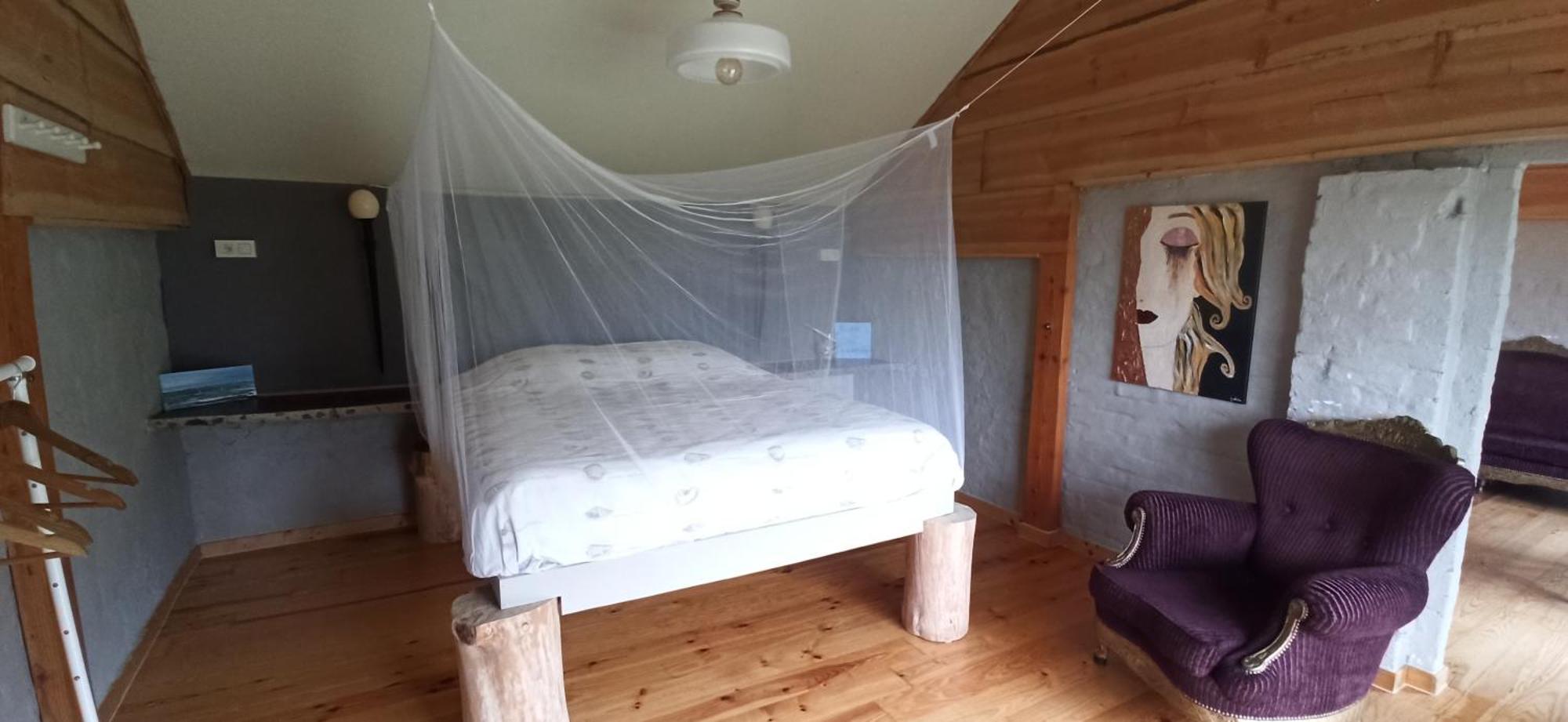 Holiday home Korentil . Cosy House With Private Garden